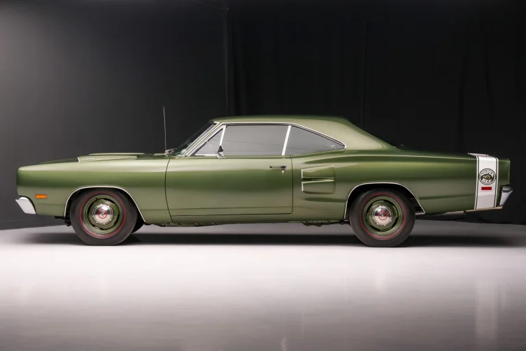 Vehicle image 32
